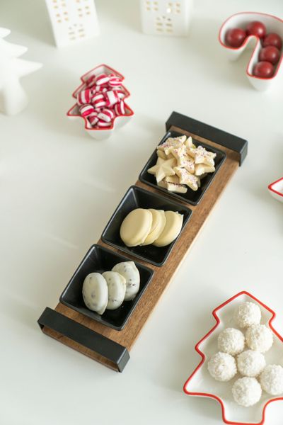 Huvudbild Serveringsset med tre skålar och bricka