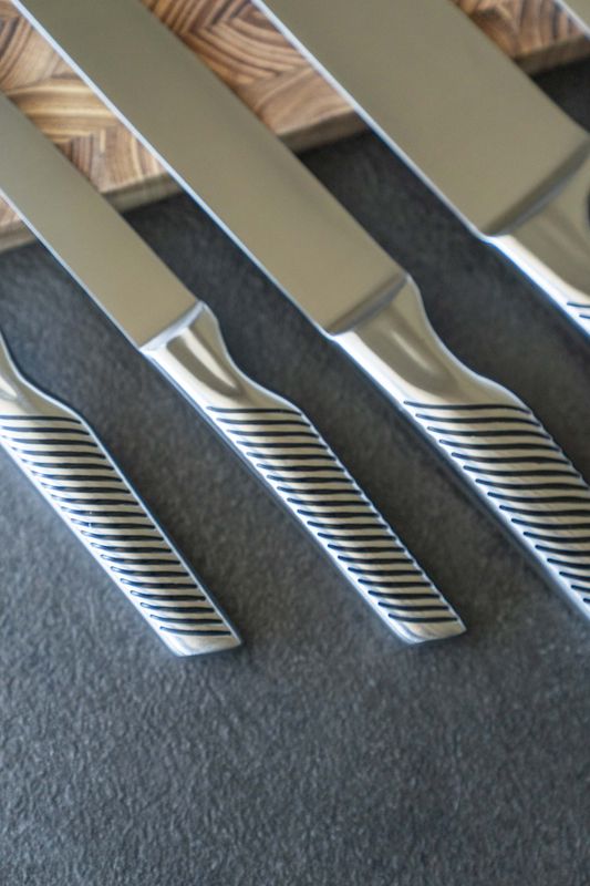 Knivset med knivblock