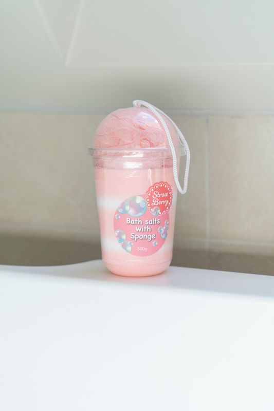 Badsalt m/loofah 500g - Jordgubbar