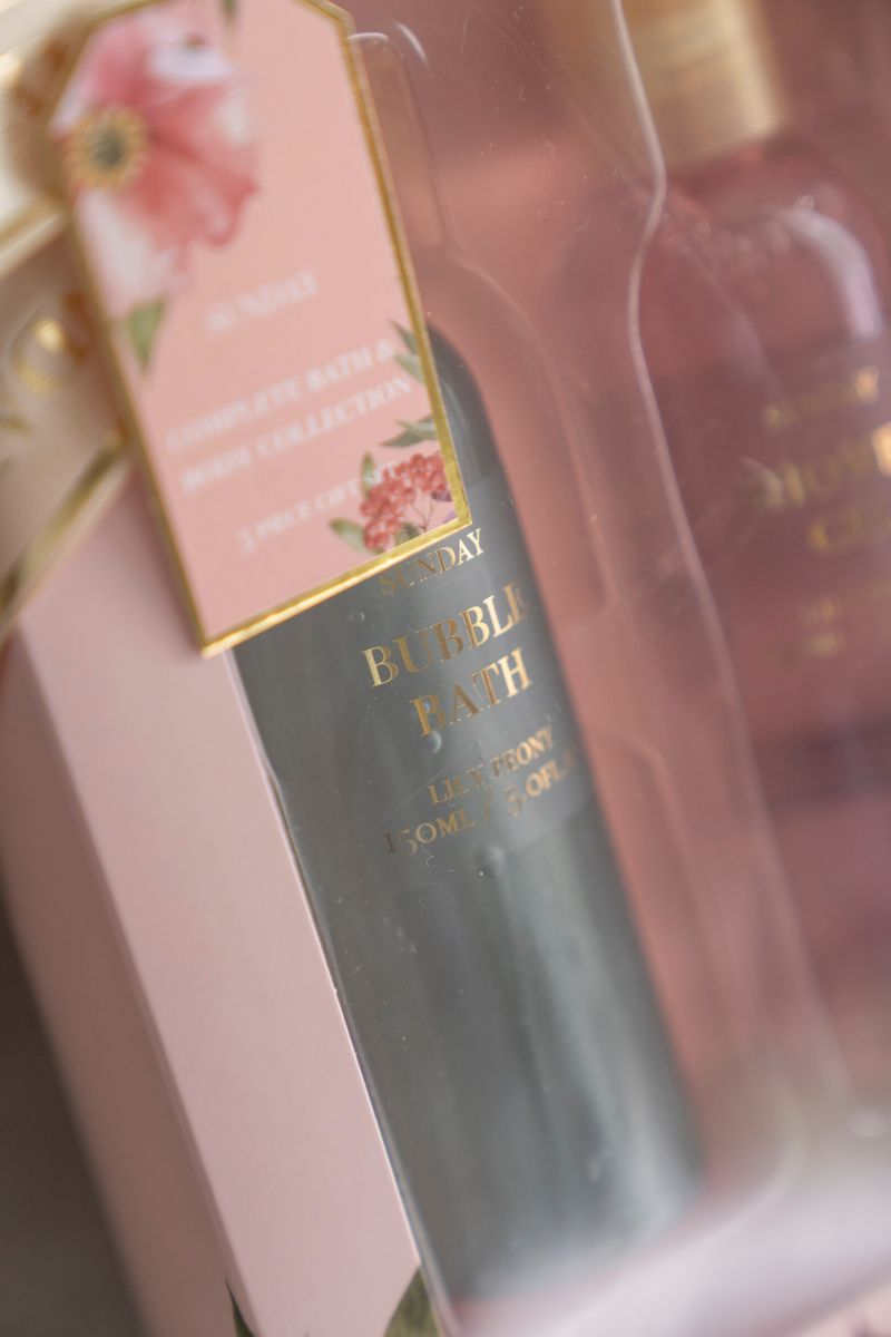 Sunday - Presentset Lily & Peony