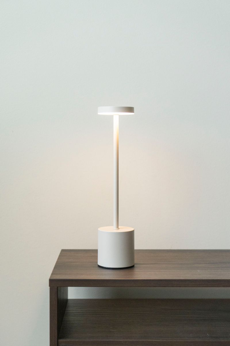 Uppladdningsbar Bordslampa 34cm Beige
