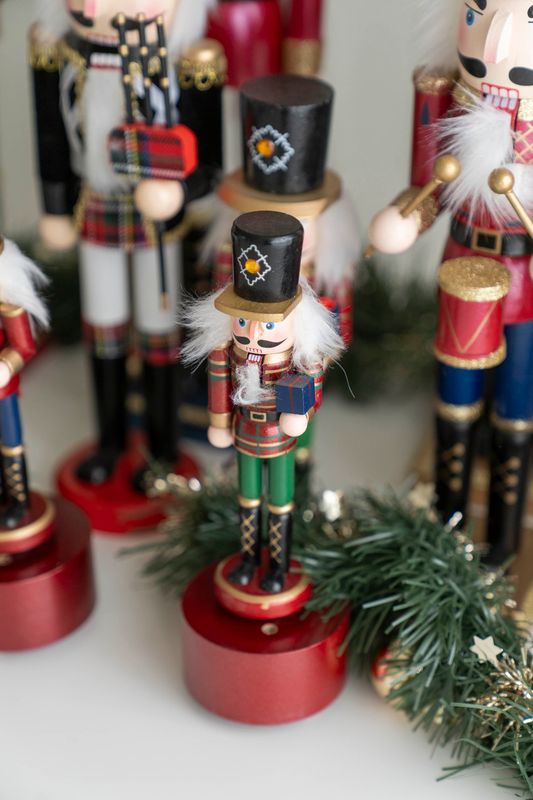 Nötknäckare med ljud - Tradition 22cm Present
