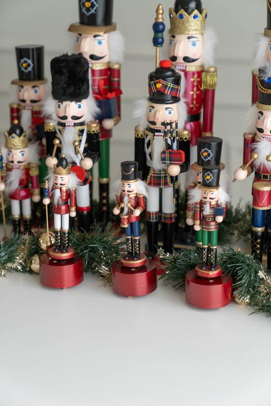 Nötknäckare med ljud - Tradition 22cm Present