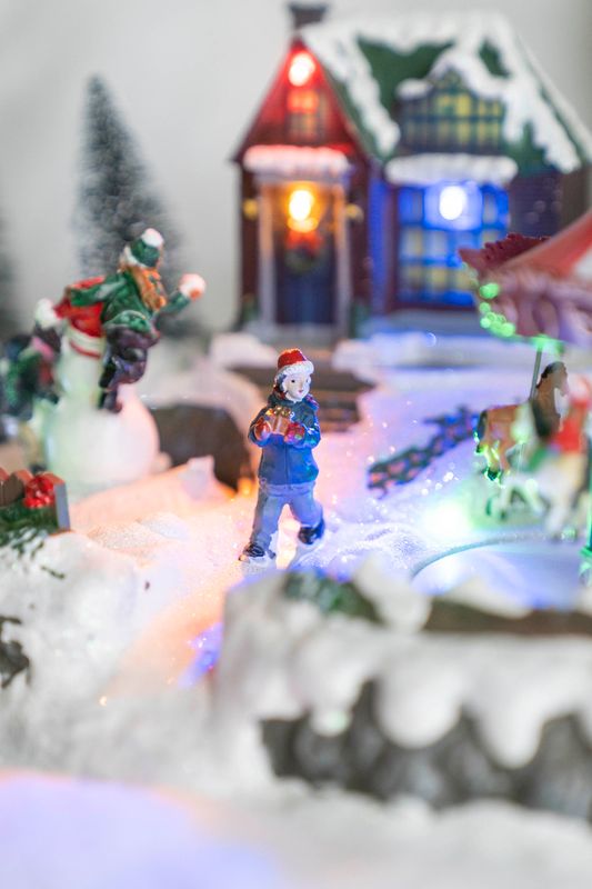 Julby - Hus og Snögubbe