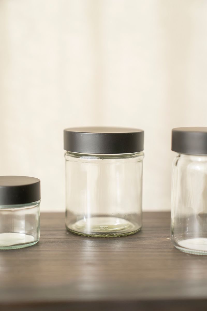 Burk med svart lock 300ml