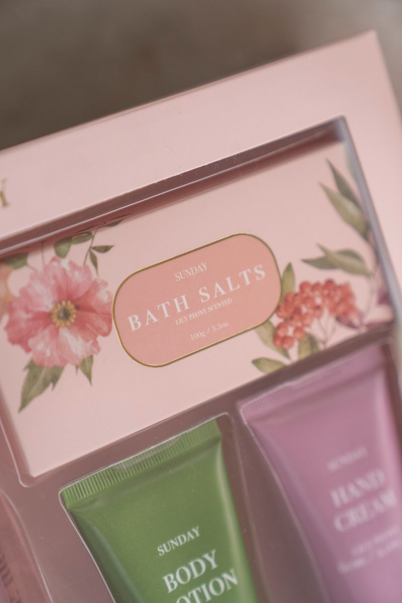 Sunday - Presentset Lily & Peony